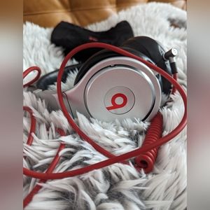 Headphones Beats by Dr. Dre